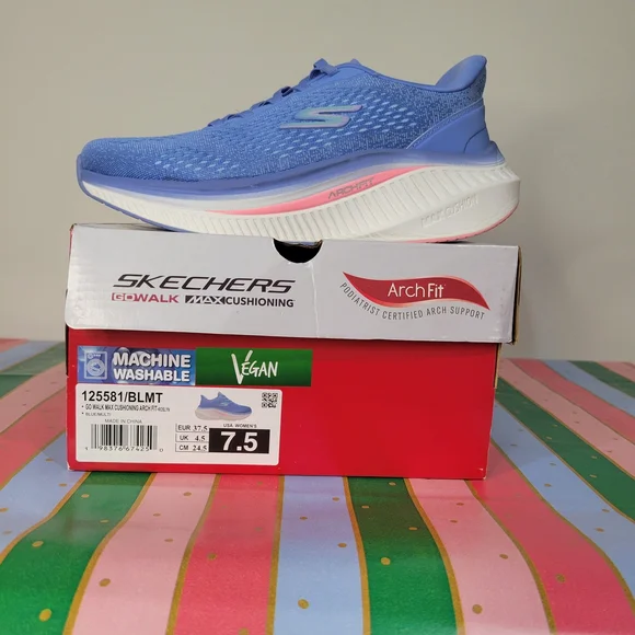 SKECHERS Women's Blue Arch Fit Shoes LIKE NEW - Picture 2 of 9